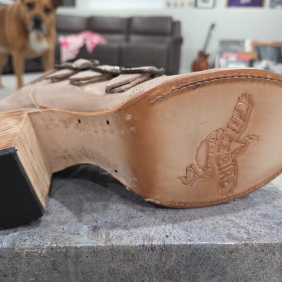 *Brand New* Stunning Freebird by Steven Bianca in Taupe, Size 9 - Picture 7 of 9